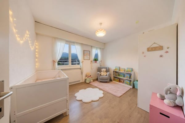 Grand appartement de 4.5 pièces avec balcon 3