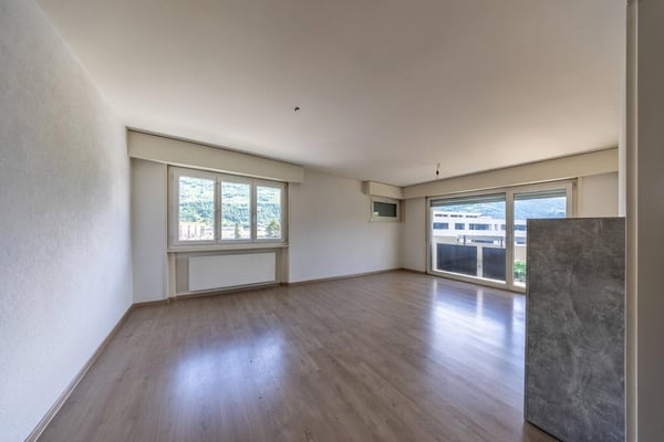 Grand appartement de 4.5 pièces avec balcon 2