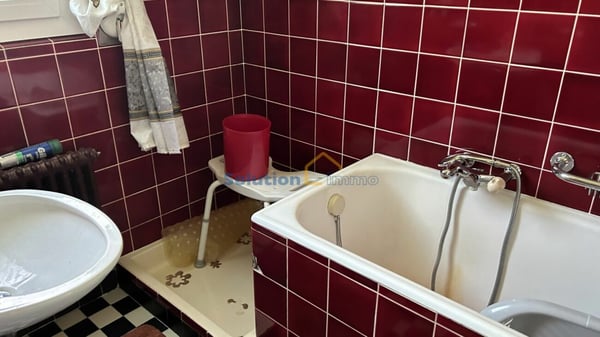 Villa de 2 grands appartements, proche centre 12