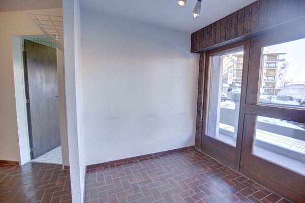 Appartement spacieux avec potentiel de rénovation à 100m des remontées 13