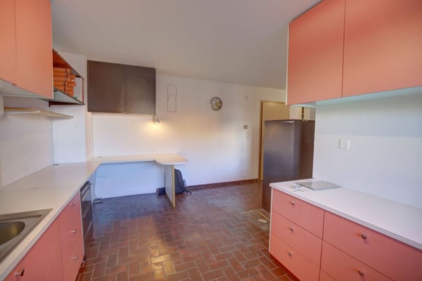 Appartement spacieux avec potentiel de rénovation à 100m des remontées 11