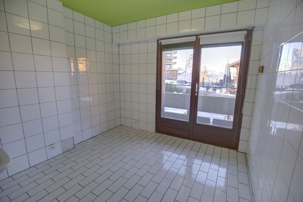 Appartement spacieux avec potentiel de rénovation à 100m des remontées 9