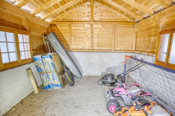 Chalet de caractère avec 2 annexes et un grand terrain à Haute-Nendaz! 26