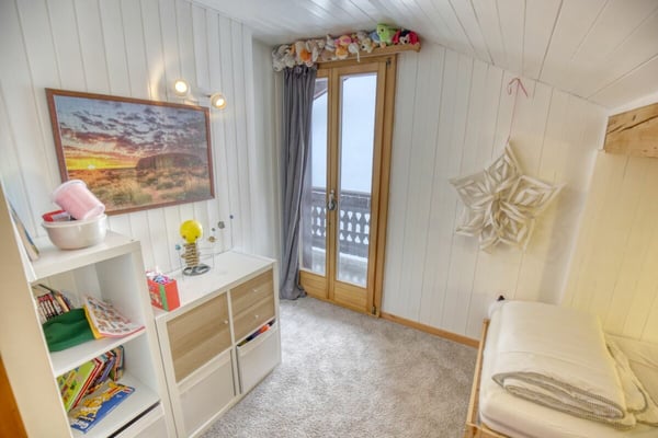 Chalet de caractère avec 2 annexes et un grand terrain à Haute-Nendaz! 14