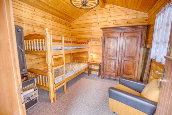 Chalet de caractère avec 2 annexes et un grand terrain à Haute-Nendaz! 28