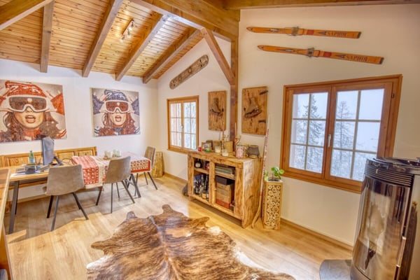 Chalet de caractère avec 2 annexes et un grand terrain à Haute-Nendaz! 15