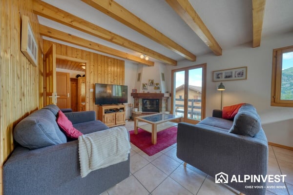 Sympathique chalet à Sornard dans un état impeccable ! 3