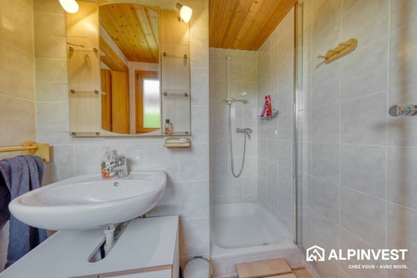 Sympathique chalet à Sornard dans un état impeccable ! 9