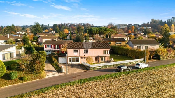 YVERDON-LES-BAINS - MAGNIFIQUE VILLA PROCHE DU CENTRE VILLE 1