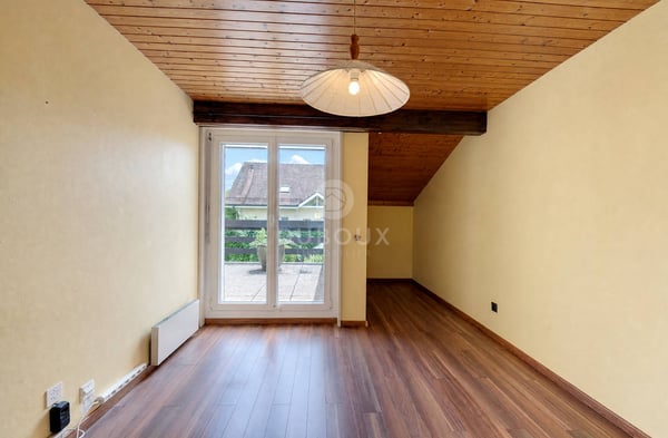 CHARMANTE VILLA FAMILIALE AVEC JARDIN DANS UN QUARTIER RÉSIDENTIEL 6