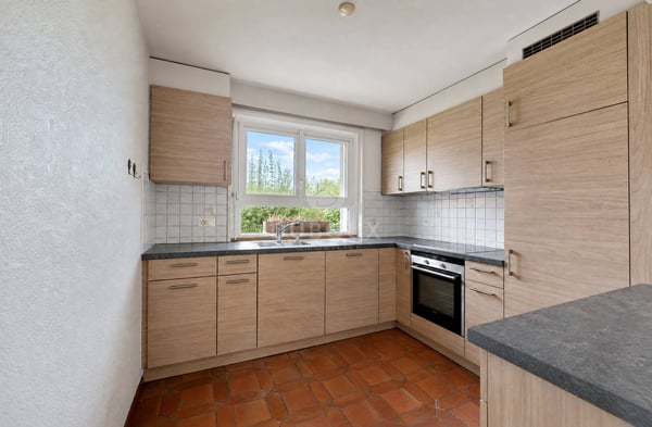 CHARMANTE VILLA FAMILIALE AVEC JARDIN DANS UN QUARTIER RÉSIDENTIEL 4