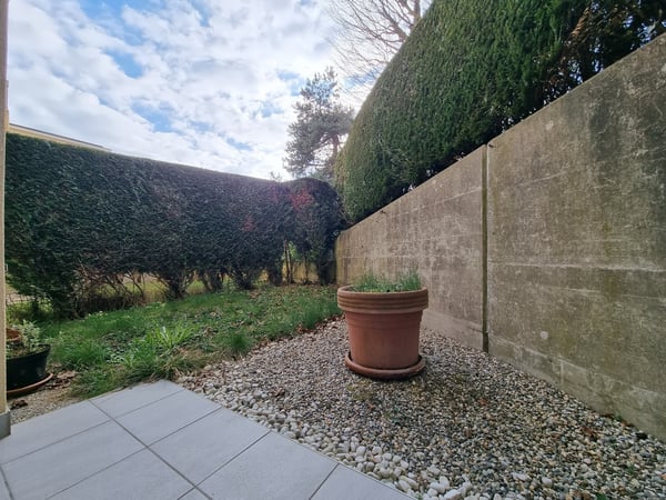 Bel appartement avec terrasse dans un cadre calme et verdoyant 4