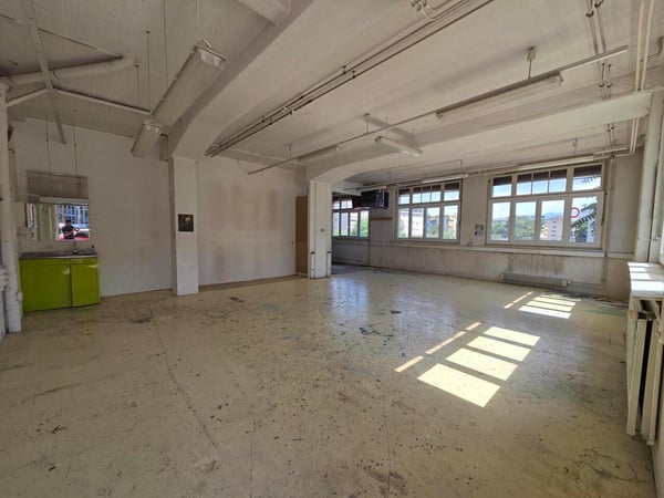 230 m² de plain-pied avec quai de chargement: bail jusqu'au 31.12.2029 5