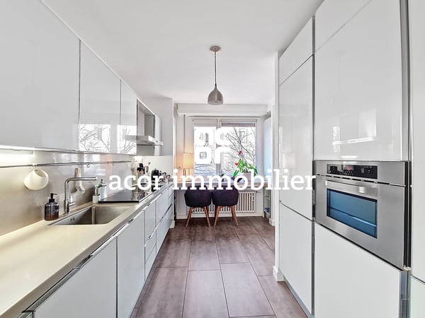 Magnifique appartement rénové avec cachet au coeur de Sierre! 3
