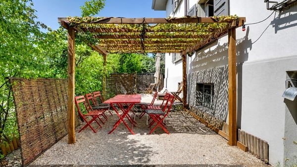 Maison individuelle de caractère avec jardin 6
