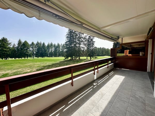 Magnifique 3,5 pièces rénové sur le golf 9