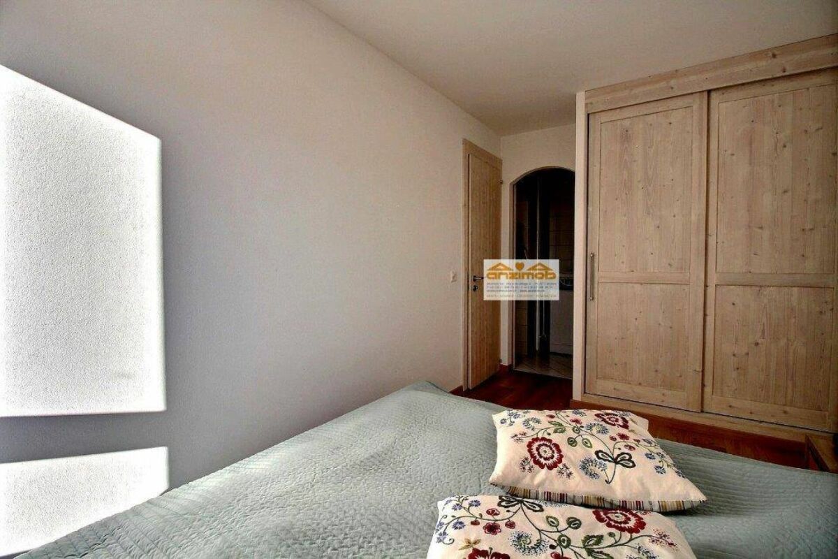 AV 1/Antarès - 102 Weekly rental
