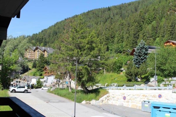 AV 9/Saturne - 306 Location semaine 8