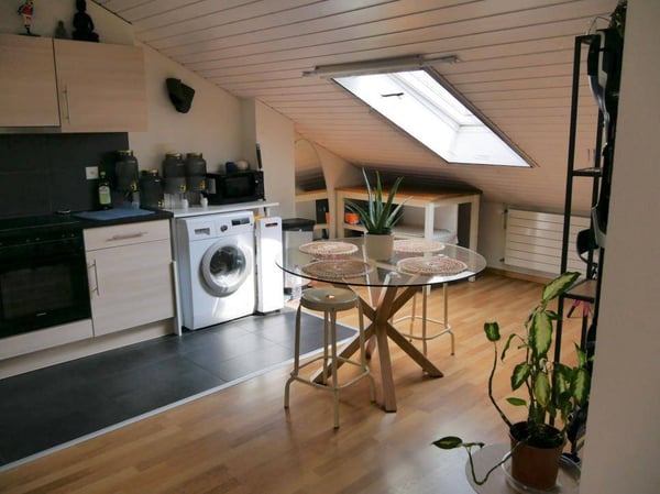 Immeuble mixte à Agiez 5