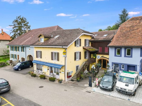 Immeuble mixte à Agiez 9