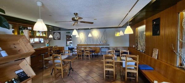 Immeuble mixte à Agiez 2