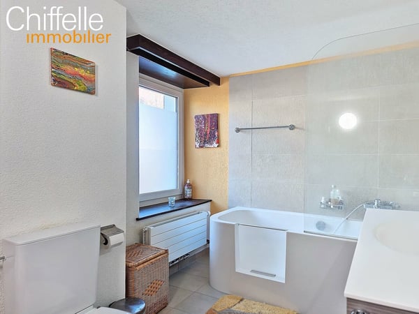 Immeuble résidentiel de 3 logements avec grand jardin 9