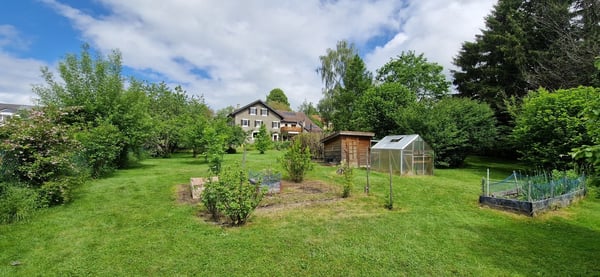 Immeuble résidentiel de 3 logements avec grand jardin 2