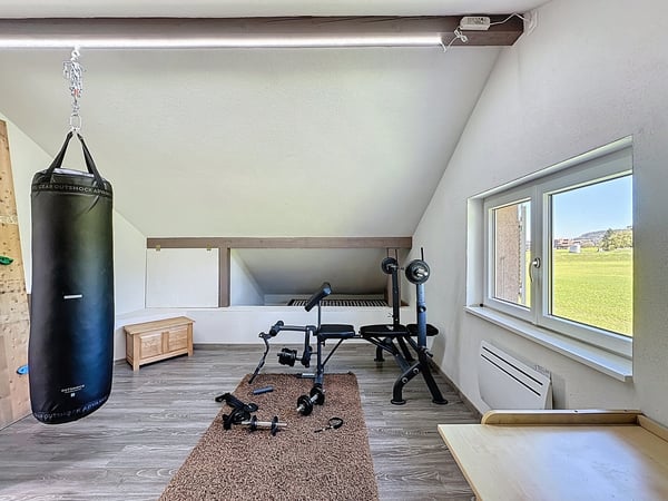 Maison familiale lumineuse avec fort potentiel d'aménagement 8