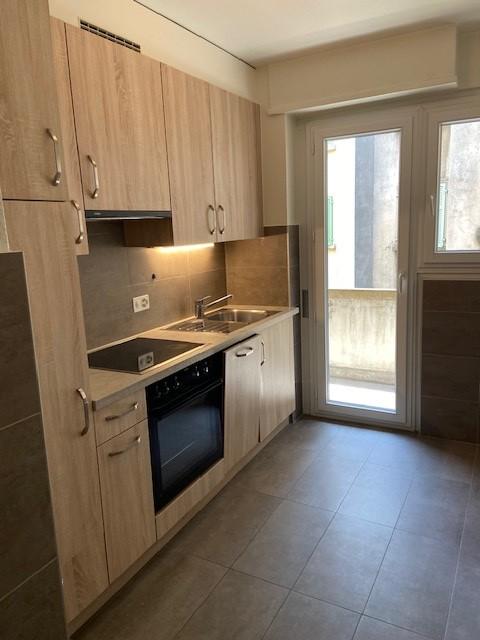 Bel appartement de 3.5 pièces avec deux balcons au coeur de Lausanne 4