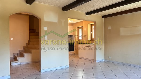 Maison villageoise de 5 pièces avec grange-écurie 2