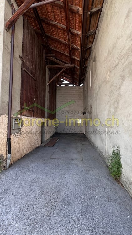 Maison villageoise de 5 pièces avec grange-écurie 10