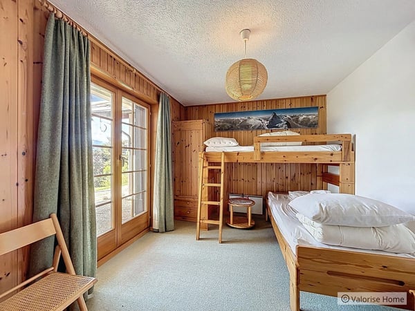 À vendre - Chalet de charme de 6 pièces avec piscine à Savièse 8