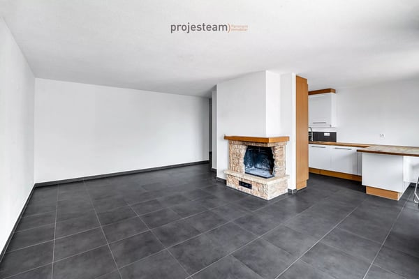 Appartement avec cheminée, rénové avec soin, grand balcon plein sud, dans un cadre verdoyant et familial 9
