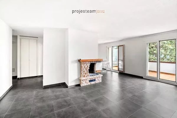 Appartement avec cheminée, rénové avec soin, grand balcon plein sud, dans un cadre verdoyant et familial 10