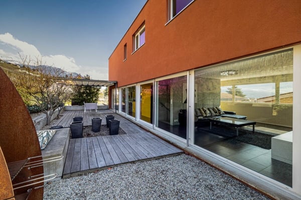 MAGNIFIQUE VILLA CONTEMPORAINE 2 PCES ½ DE 250 M2 AU COEUR DES VIGNES À NOËS (SIERRE) 4