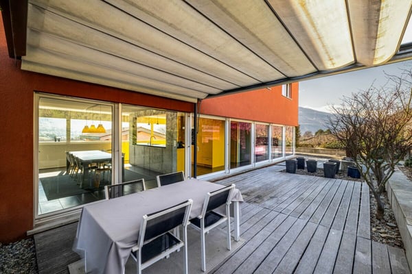 MAGNIFIQUE VILLA CONTEMPORAINE 2 PCES ½ DE 250 M2 AU COEUR DES VIGNES À NOËS (SIERRE) 5