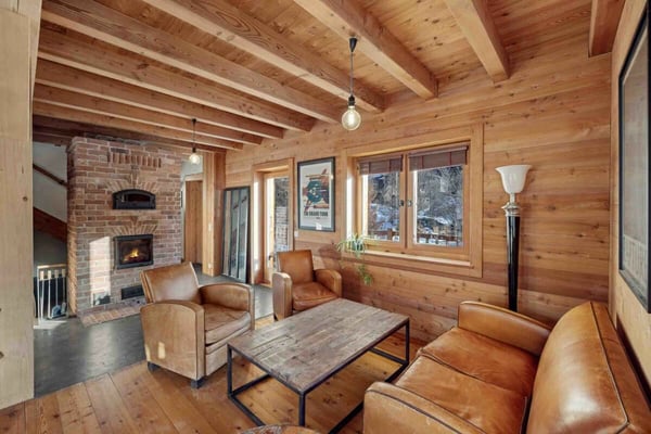 Un chalet d'exception en résidence secondaire, accessible aux acheteurs étrangers, à deux pas du centre du village d'Evolène. 4