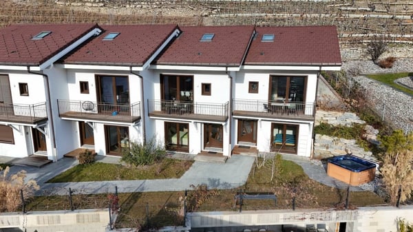 MAGNIFIQUE VILLA MITOYENNE 3 PCES ½ DE 107 M2 AU COEUR DES VIGNES À SAILLON