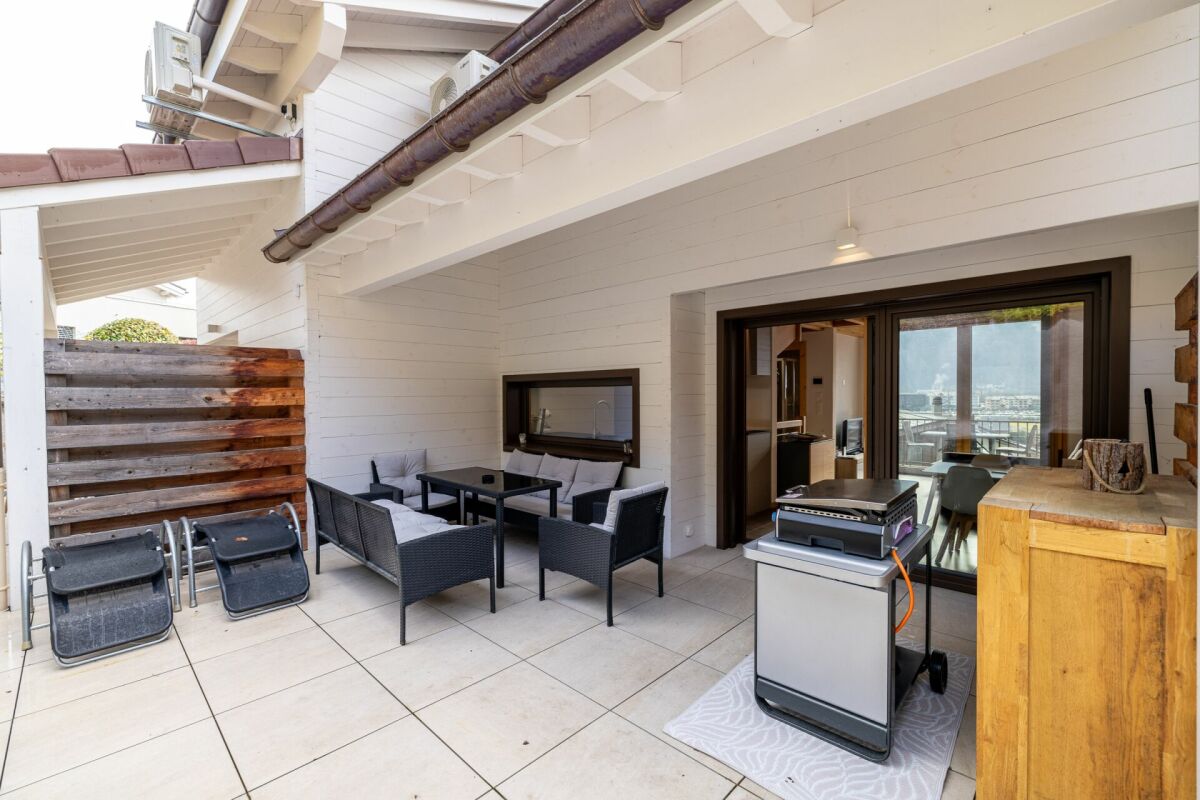 MAGNIFIQUE VILLA MITOYENNE 3 PCES ½ DE 107 M2 AU COEUR DES VIGNES À SAILLON