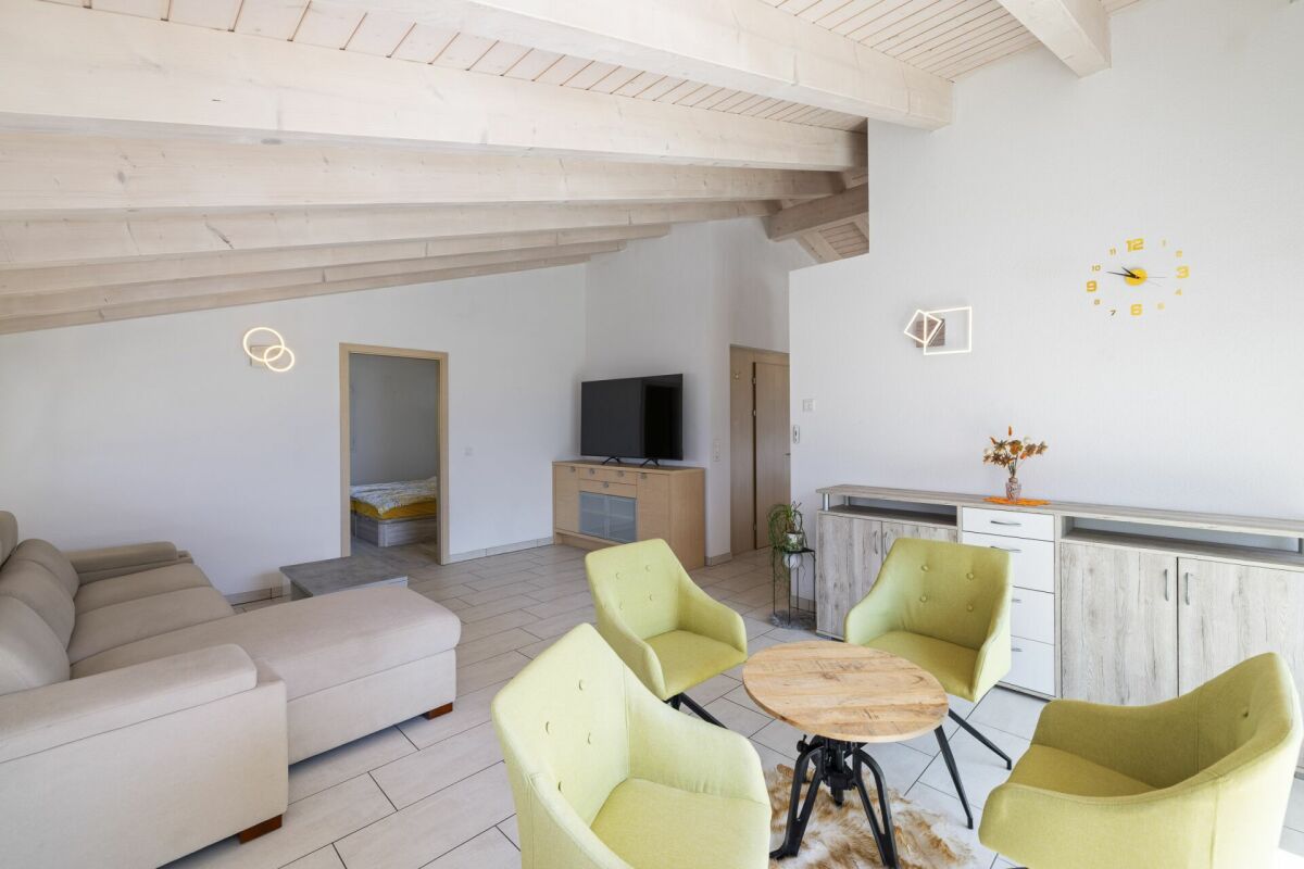 Spacieux attique de 4,5 pièces de 146 m2 bénéficiant d'une vue imprenable sur les Alpes