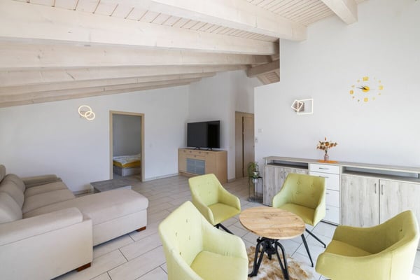 Spacieux attique de 4,5 pièces de 146 m2 bénéficiant d'une vue imprenable sur les Alpes 11