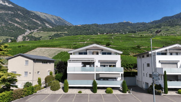 Spacieux attique de 4,5 pièces de 146 m2 bénéficiant d'une vue imprenable sur les Alpes