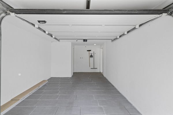 Splendide villa 6 pièces 1/2 de 297 m2 avec un magnifique extérieur 27