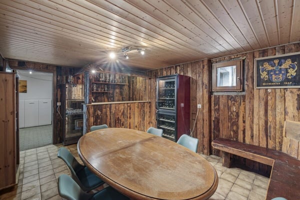 Splendide villa 6 pièces 1/2 de 297 m2 avec un magnifique extérieur 25