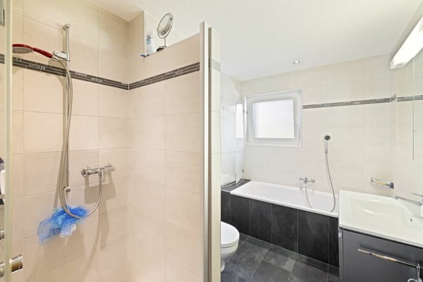 Spacieux 1 pièces 1/2 en rez-de-jardin de 107 m² 15