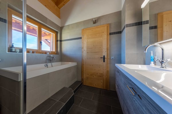 Stunning Village-Center Penthouse 12