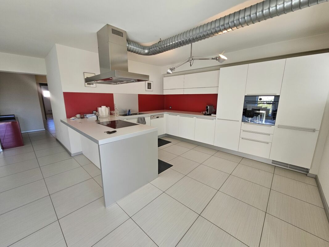 Appartement 4,5 pièces au rez-de-chaussée avec jardin privatif à Uvrier