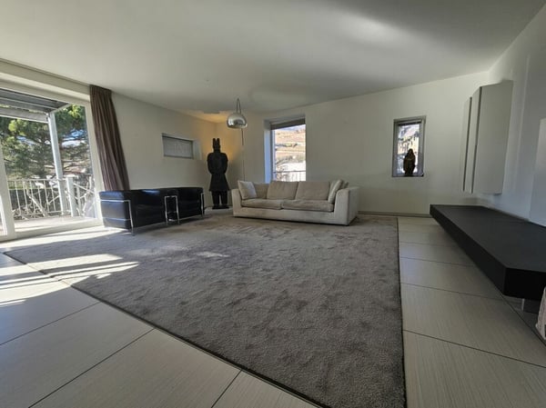 Appartement 4,5 pièces au rez-de-chaussée avec jardin privatif à Uvrier