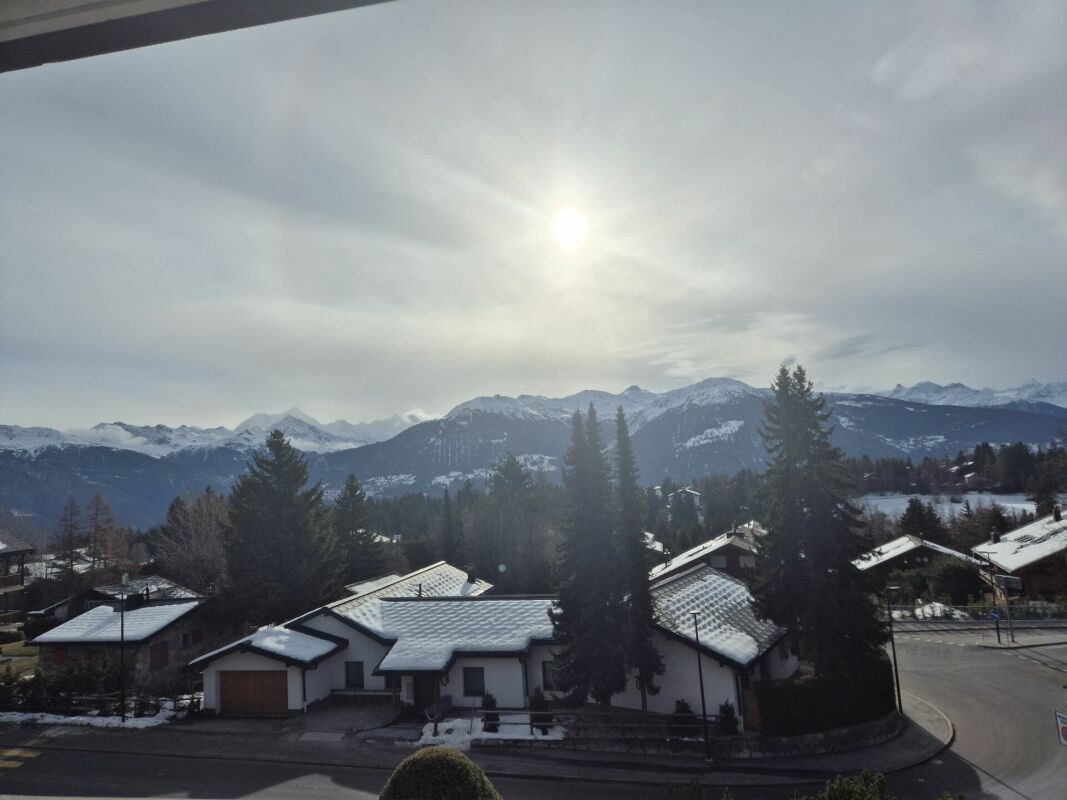 Appartement de 5,5 pces avec magnifique balcon-terrasse de 80 m2