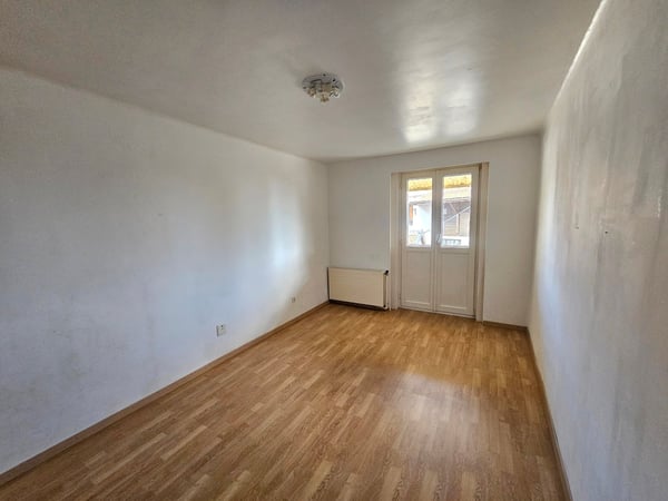 Magnifique propriété de 3 appartements à Longirod avec jardin 10